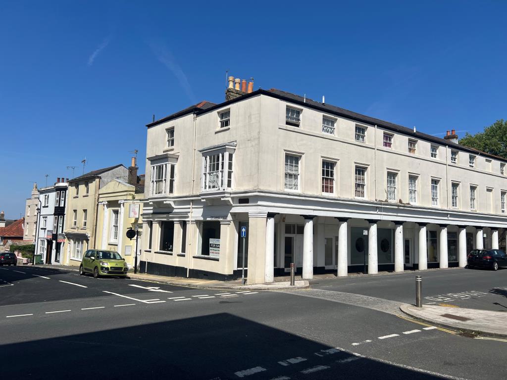 Lot: 47 - TWO STOREY TOWN CENTRE COMMERCIAL PREMISES - The Building Viewed From the Front and Side